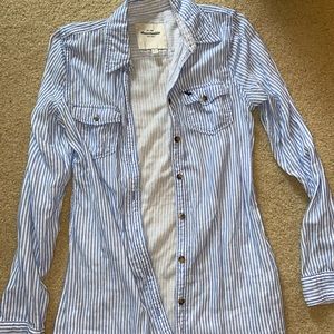 A&F blue+white pin stripe long sleeve button up